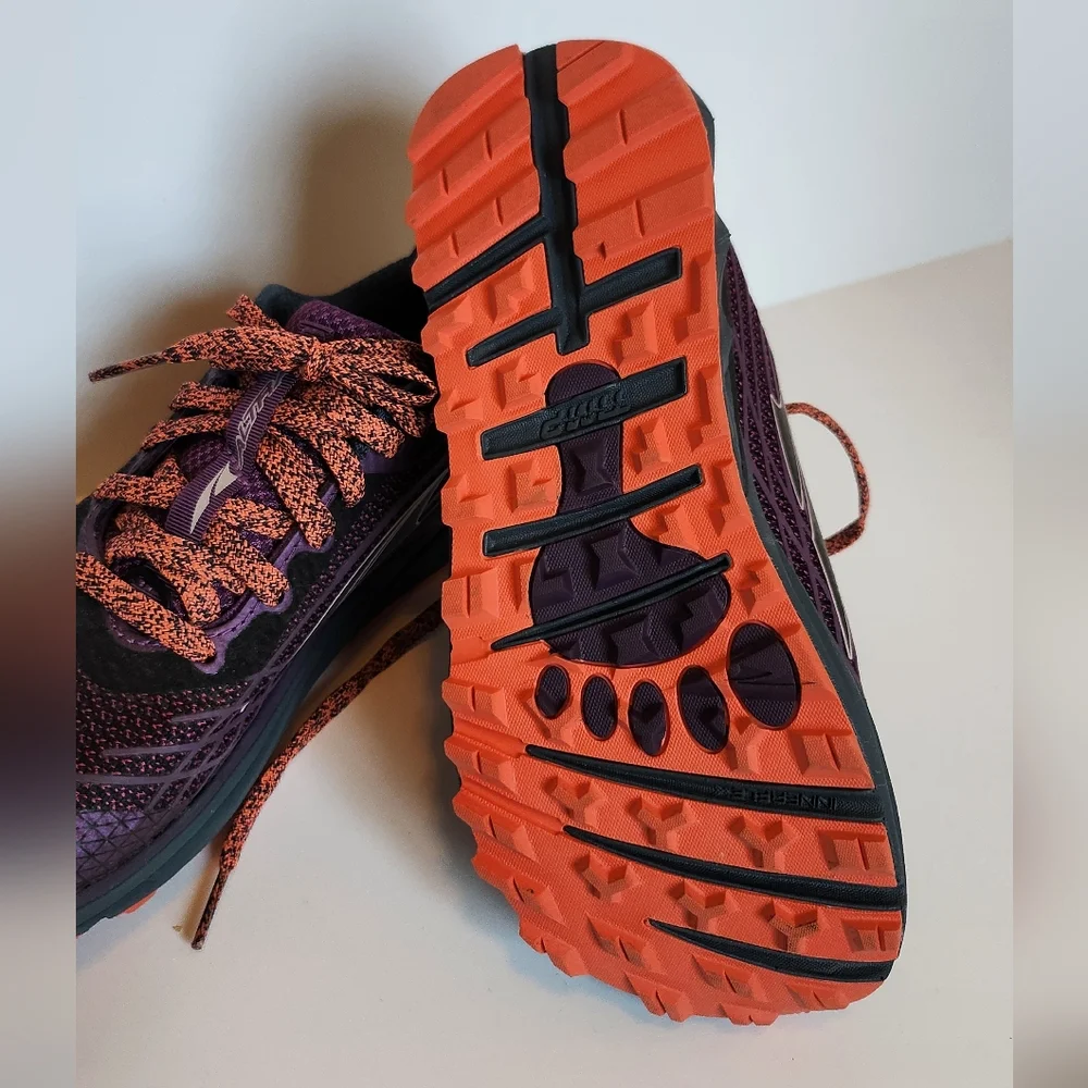 Like new - ALTRA Torin TMP Women’s Trail Running Shoes - Picture 2 of 3